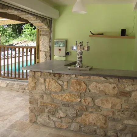 A Avec 2 Et Terrasse Accessible - Api-1-52-1396 *